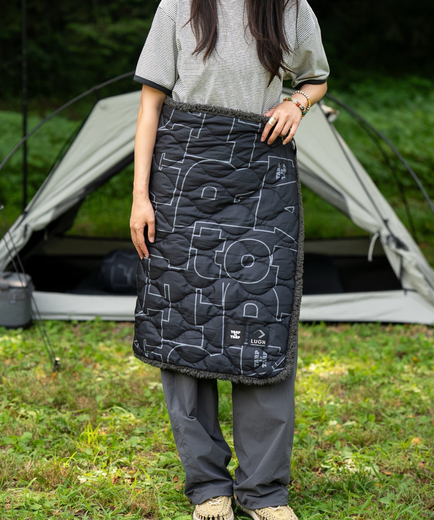 受注商品】LUGH × TARPtoTARP 魔法瓶ブランケット Ver.2026 / XS