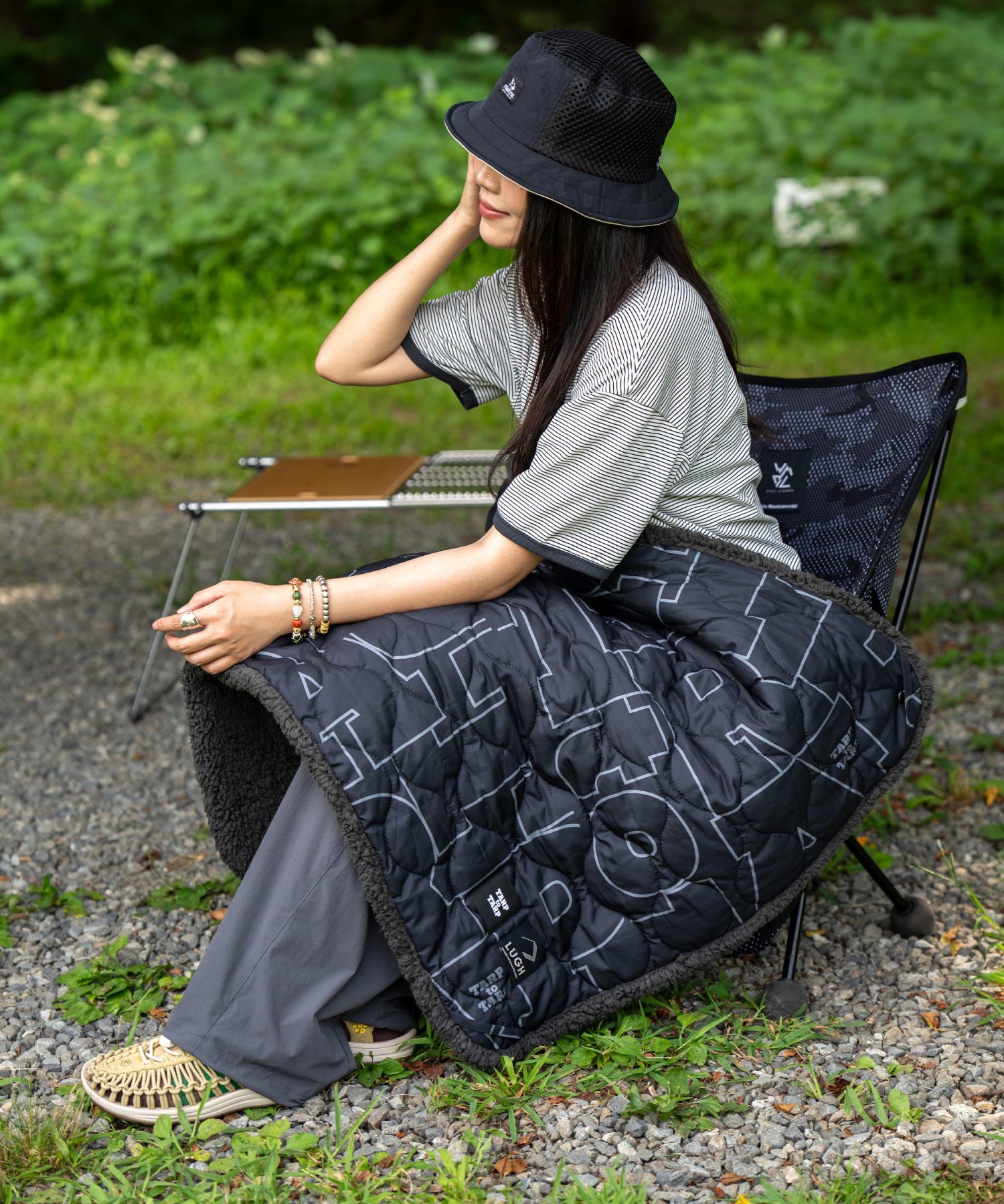 受注商品】LUGH × TARPtoTARP 魔法瓶ブランケット Ver.2026 / XS