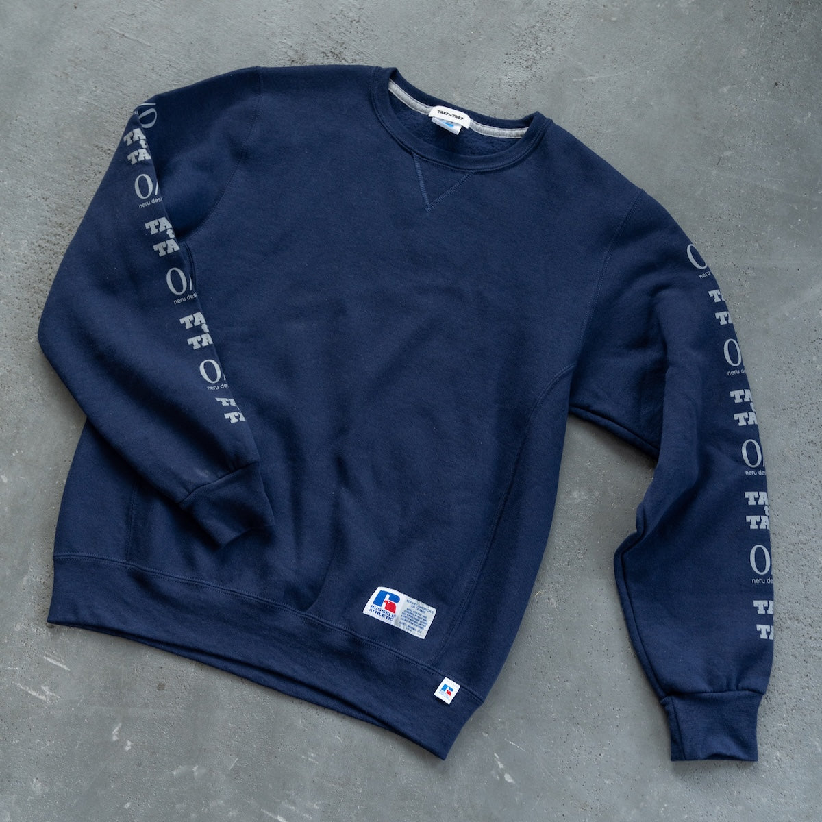 neru design works × TARPtoTARP_RUSSELL DRI POWER FLEECE クルーネック スウェットシャツ