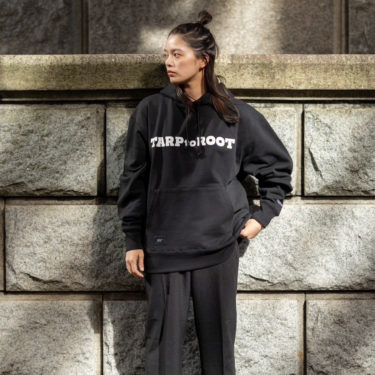 ROOT CO. × TARPtoTARP_PLAY UTILITY BACK POCKET Logo Sweat Hoodie